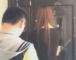 VIVI带狗拜访闺蜜