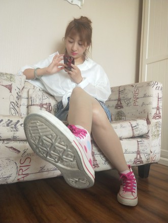 房东小姐姐的脚奴才