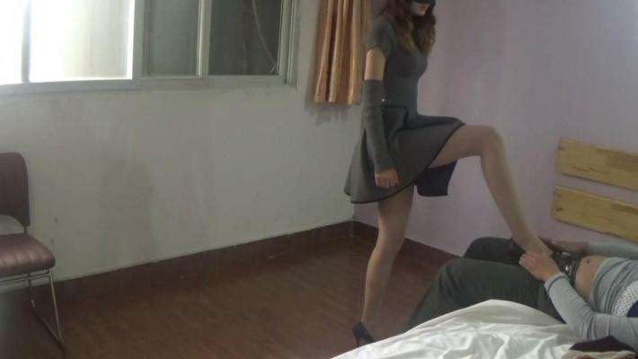 女特工诱杀对手训练