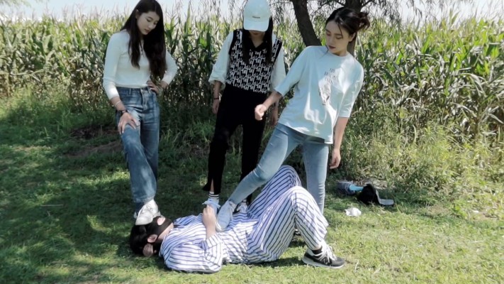 【超级女M】三女神苞米地处刑女奴