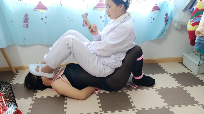 【00后蕬小乃】女M日常除臭丝袜脚和裸足 YC-221230-2