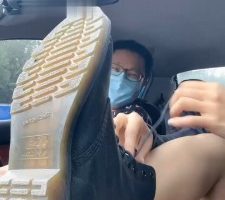 【朱砂痣】车内恋足舔/丝袜塞嘴/吃鼻涕 JS23081601