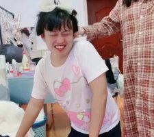 【桃子老师】跪筷子/揪耳朵/叼袜子/喝洗脚水  JS23090102