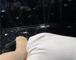 【冰夏女王】KTV-双S短靴丝袜踩狗奴 JS23101730