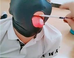 【广东迪迪】女主出门回来家奴服侍 JS23102270
