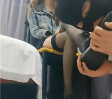 【04年情侣s】情侣主臭脚丫羞辱绿帽贱奴 JS231231-5