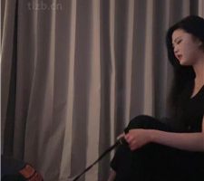 【车模伊】气质女神-黑丝高跟美腿虐杀 bf39135
