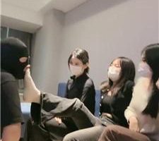 【虞姬】4S素人大学生S-骑马转胯/脏鞋臭袜轮流舔/全体重踩踏塞嘴 bf40058