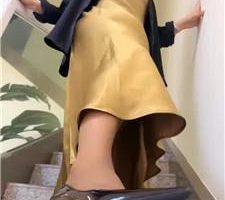 【辣姐】沉浸式-楼道清理脏鞋底/闻臭脚/踩踏/丝袜塞嘴 bf41880