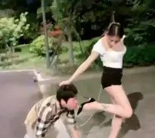 诺曦S醉酒户外遛狗呕吐食