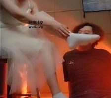 【魔鬼天使】白袜裸足狂舔/踩踏 bf44889