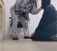 【女生也能很暴力】学生主皮鞋白袜暴力踢踹 JS241105-13