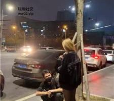 【黑桃KK】酒吧陪酒小妹车内黑丝虐 bf47129