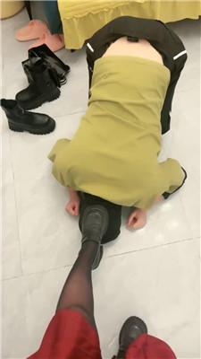 【蜜蜂00后情侣主】偷情回家虐绿帽老公 JS241125-30