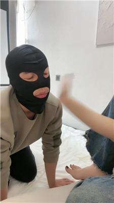 【唯兮夫妻主】高跟插嘴玉足舔/脚踩酸奶喂/腿绞喝圣水 JS241201-44