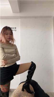 【Qi7】纹身小妹S-长靴连环踢裆 bf47745