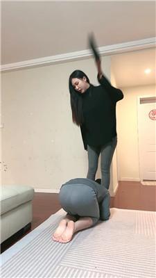 【万华】老爹鞋白袜踩踏/胯下羞辱/重度鞭打 bf48249