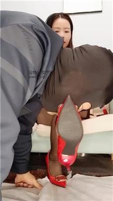 【长沙薇薇】口吐喂食/高跟黑丝虐/坐脸窒息 JS241217-18