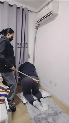 【上海汤圆】臭脚丫狂舔全体重踩踏衣叉抽    241217-3