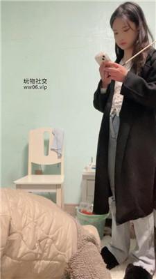 【小凤梨】舔不干净脚丫就挨抽 JS241223-14