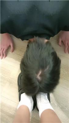 【萌宝儿】皮鞋白袜踩踏喂食 JS241226-6
