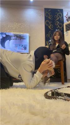 【小莞】黑丝美腿才脚下贱奴 JS241226-20