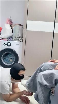 【北京落落】白袜裸足狂舔/牛仔裤坐脸 JS241229-12