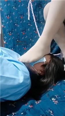 【伪娘和人妻】肉丝脚狂舔/坐脸窒息 JS250107-48