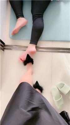 【魔蝎女王】高跟踩熟睡的圈养奴 JS250110-1