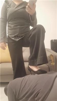 【嘉欣】玉足深喉高跟踩踏/骑马虐乳 JS250113-14