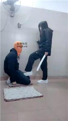 【奇了怪了】脏空军一号白袜连环踢踹虐打 JS250120-10