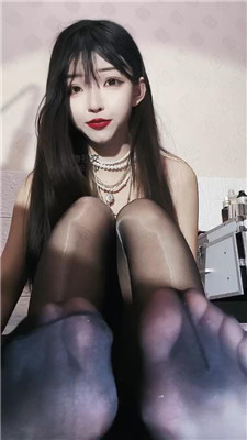 【绝美兔】今天的脚是酸的    250121-8