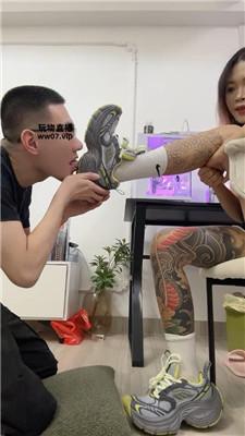 【Qi7】得罪纹身小主的下场 bf51139