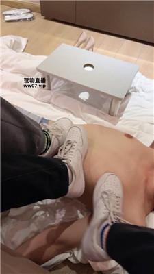 【奇了怪了】情侣主-脏鞋臭袜踩踏虐 JS250419-3