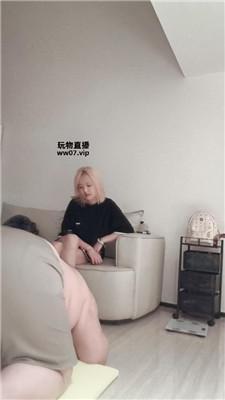 【甜心】黄发洗头小妹的贱奴 JS250426-32