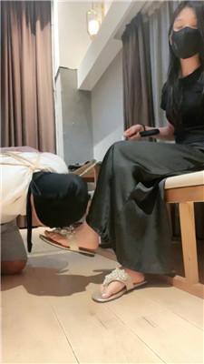 【妈咪菲】女神S-捆绑老师重度鞭打 JS250514-18