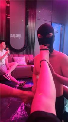 【黑兔】双S-KTV聚会暴揍家奴【双视角版】 bf54197