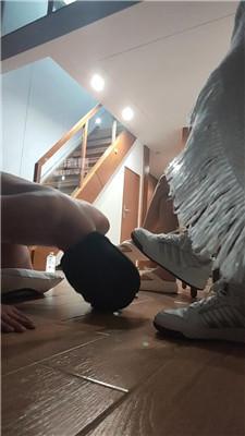 【沐沐】纹身小妹的脚下贱奴【双视角版】 bf55601