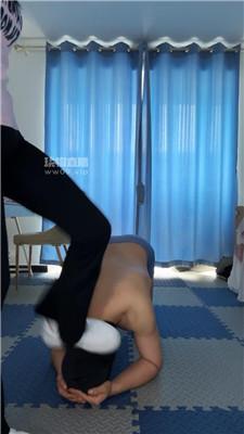 【嘟嘟】胯下羞辱-小白鞋白袜踢踹 JS250727-9
