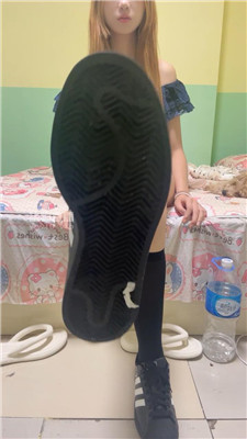【懒猫大王】贝壳头小腿袜羞辱    250801-16