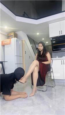 【素人挖掘机】品尝素人御姐的高跟肉丝 JS250813-10