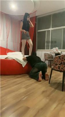 【晓婷】情趣酒店虐绿帽 JS250827-36