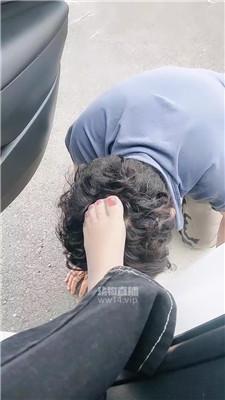 【主宰女王】女老板车内挑逗司机狗 JS250916-35