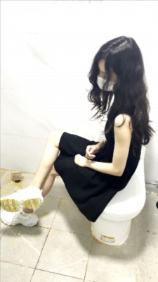 美女厚底鞋踩鸡蛋饼干 JS251005~6