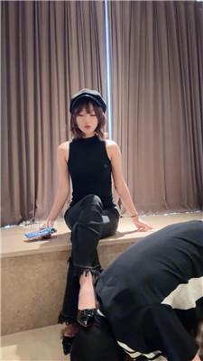 【米琦】钻胯狗爬-高跟美腿碾压踩 bf58544