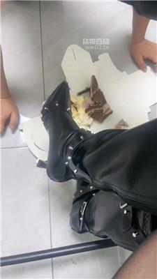 【声声】长靴脚踩强迫喂食场 JS251023-4