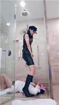 【倪小主】高跟长靴女神虐母狗 bf58697
