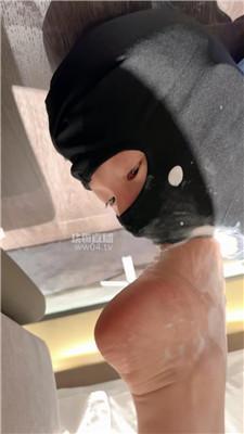 【糖糖】玉足深喉-脚踩喂食 JS251103-28