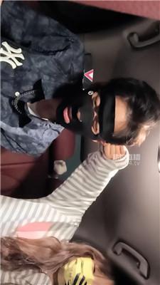 【素人饮水机】陪酒小妹车内调奴 JS251104-29