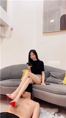 【广州慕丝工作室】高跟碾压踩虐乳 bf58916